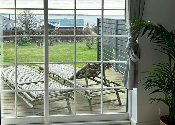 Дом отдыха Summerhouse With Sea View In South Funen *