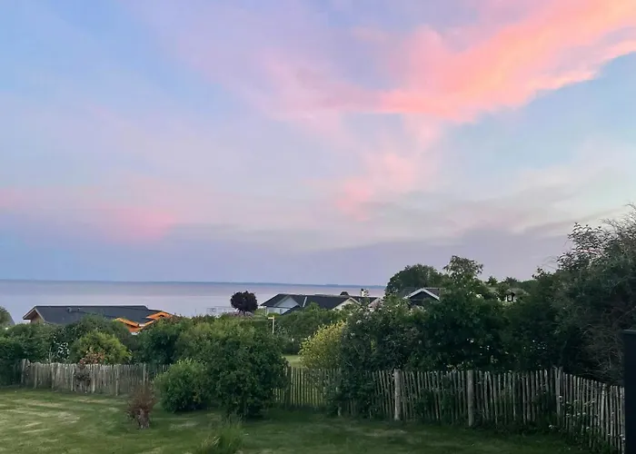 Summerhouse With Sea View In South Funen Дом отдыха